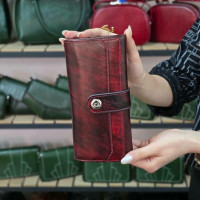 کیف پول نیلوفر زرشکی ابر و بادی ساده